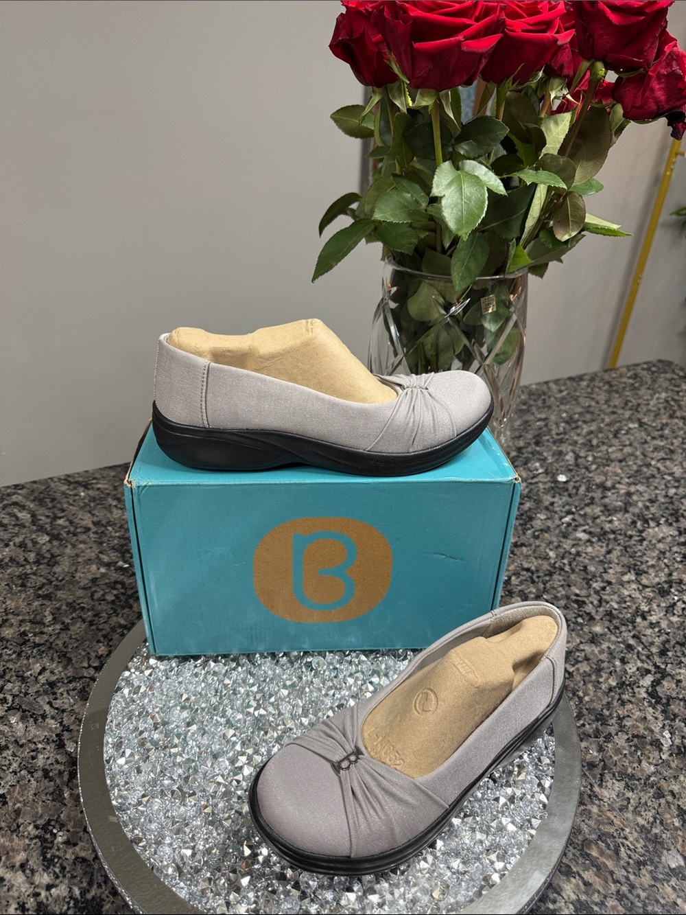 Bzees Paige Women's Slip-On Loafers in Light Gray with Black Sole NEW 9